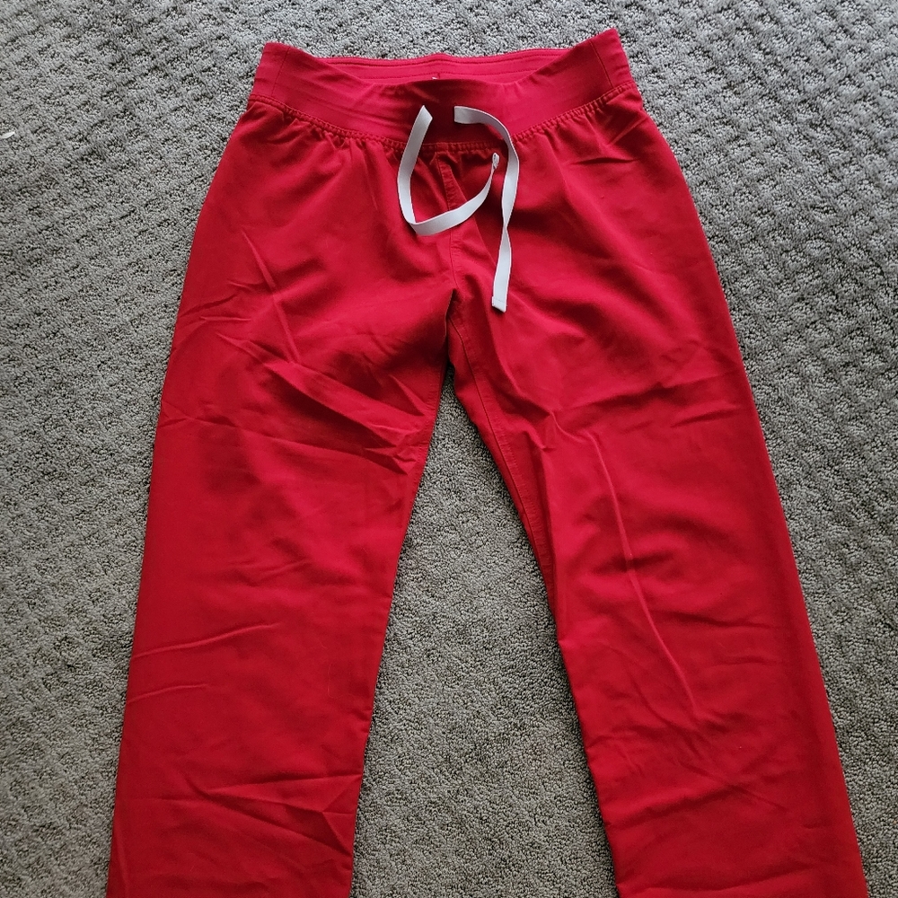 Red figs scrubs